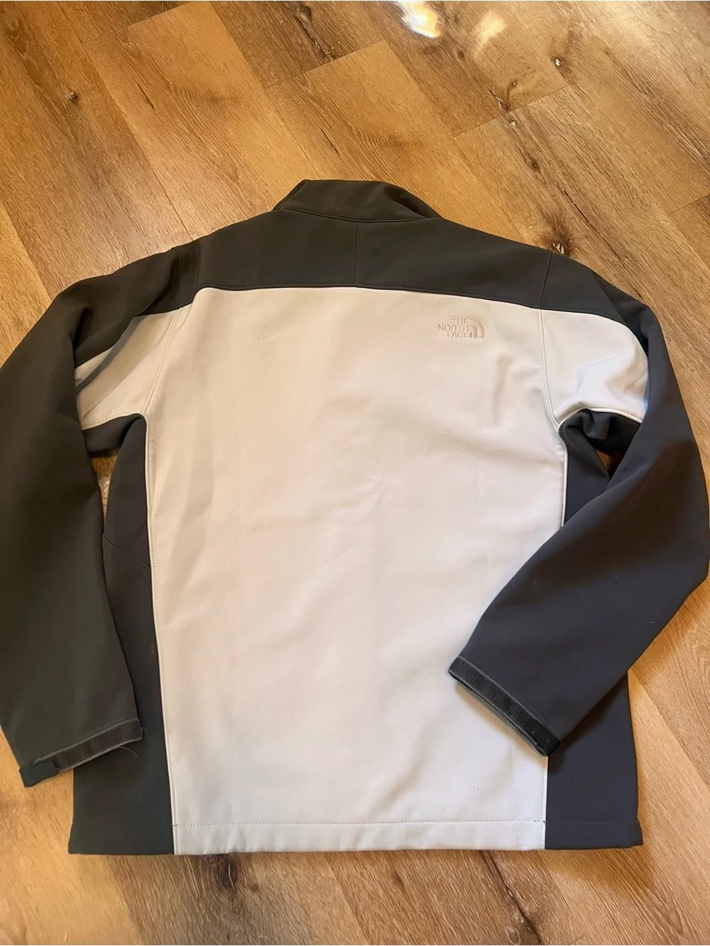 The North Face Men's Black & Light Gray Softshell Jacket Large